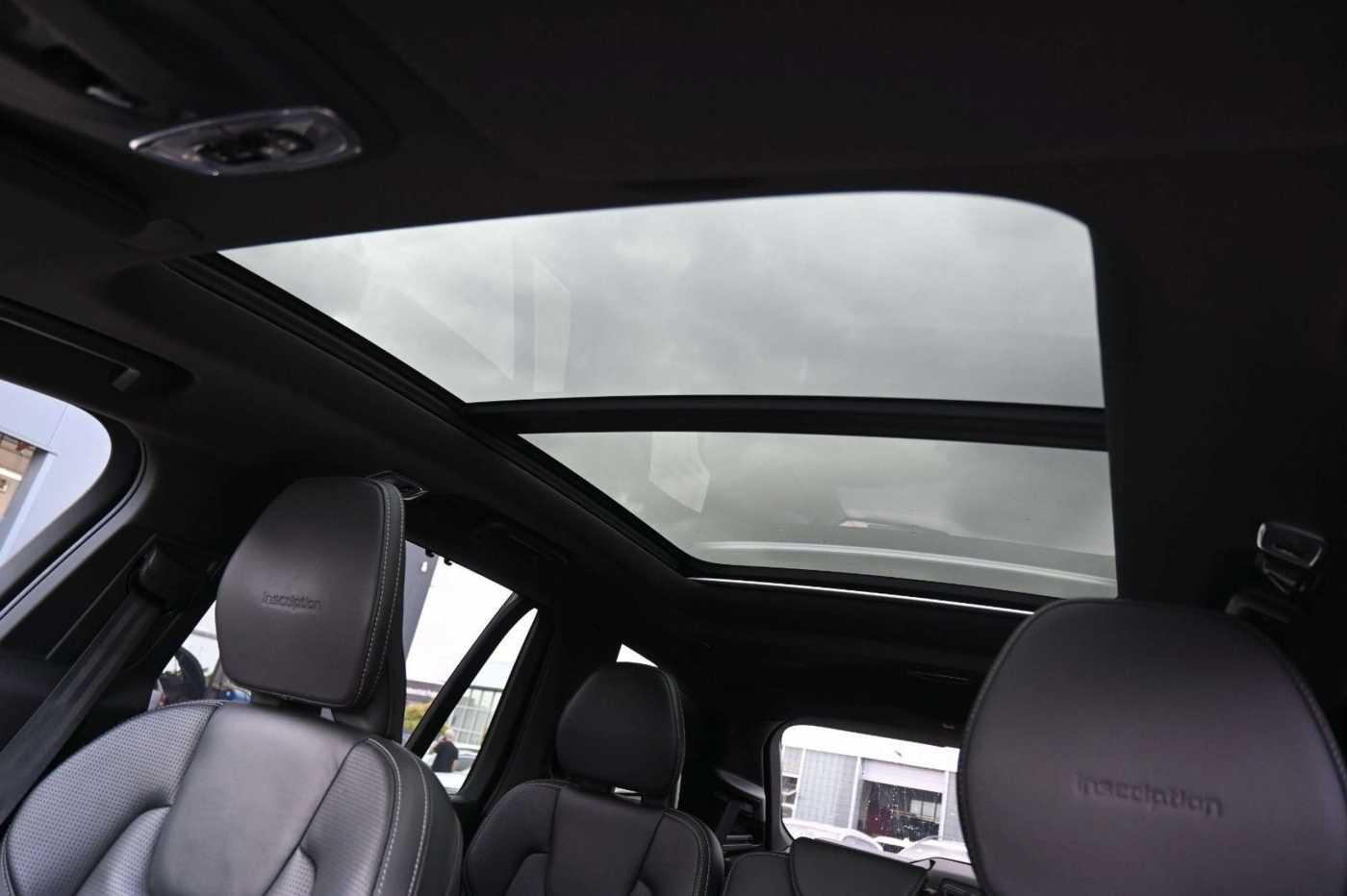 Volvo  D5 Inscription AWD *B&W*LUFT*PANO*MASS*HUD*