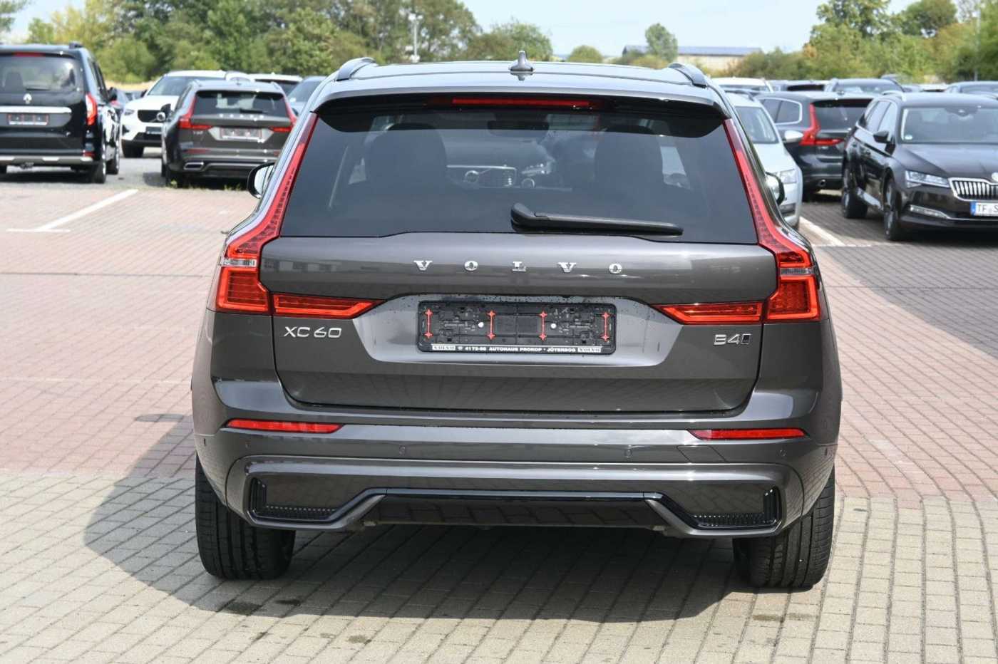 Volvo  B4D AWD Ultimate Dark*LED*LUFT*360*STHZ*H&K