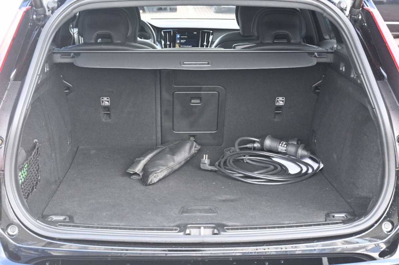 Volvo  T6 AWD Recharge RDesign*LED*PANO*HUD*360*H&K