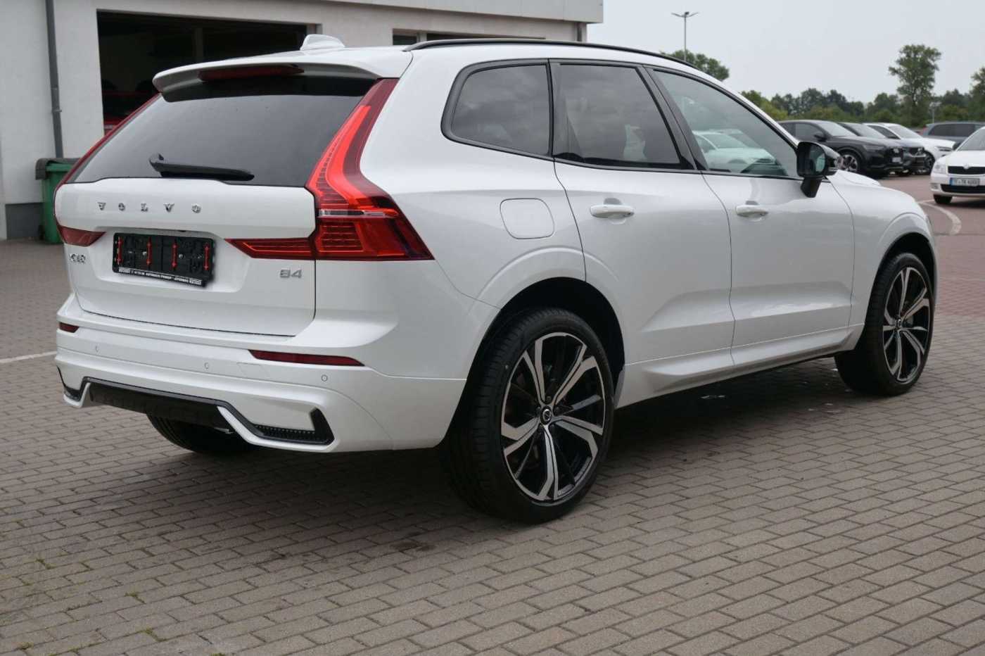 Volvo  B4 B Autom. Plus Dark*STDHZG*BLIS*ACC