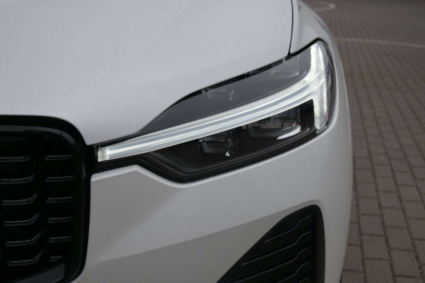 Volvo  B4 B Autom. Plus Dark*STDHZG*BLIS*ACC*AHK