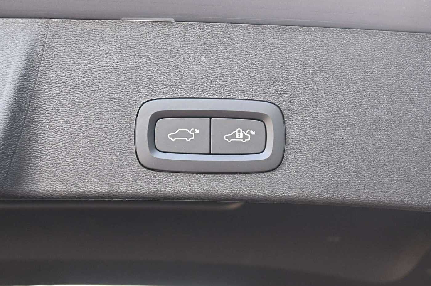 Volvo  T5 Recharge Plug-In Hybrid Plus Bright