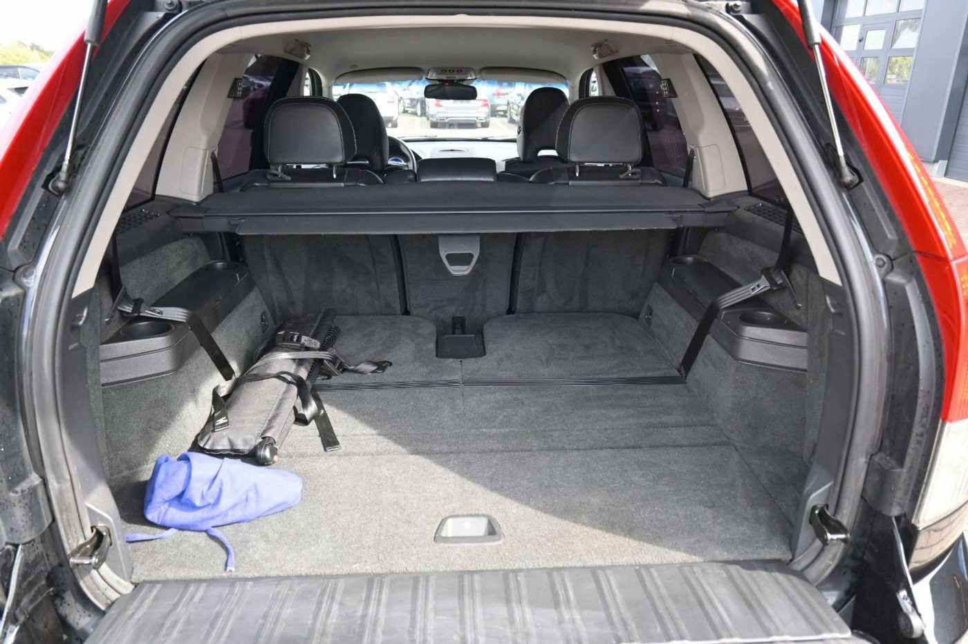 Volvo  D5 Autom. AWD R-Design*AHK*7-Sitz
