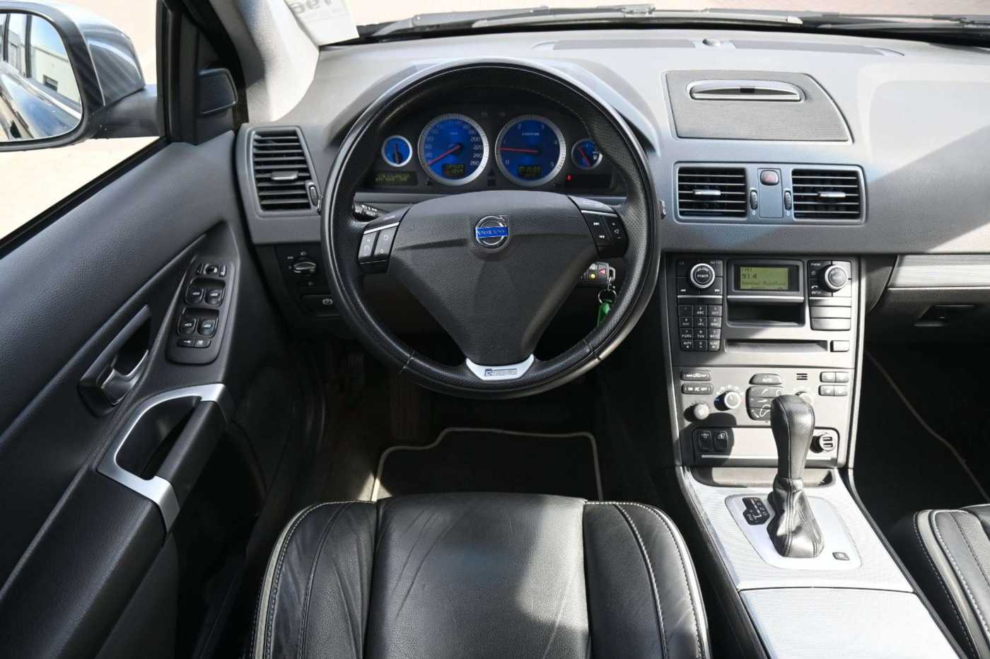 Volvo  D5 Autom. AWD R-Design*AHK*7-Sitz