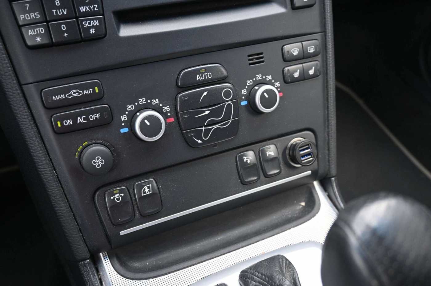 Volvo  D5 Autom. AWD R-Design*AHK*7-Sitz