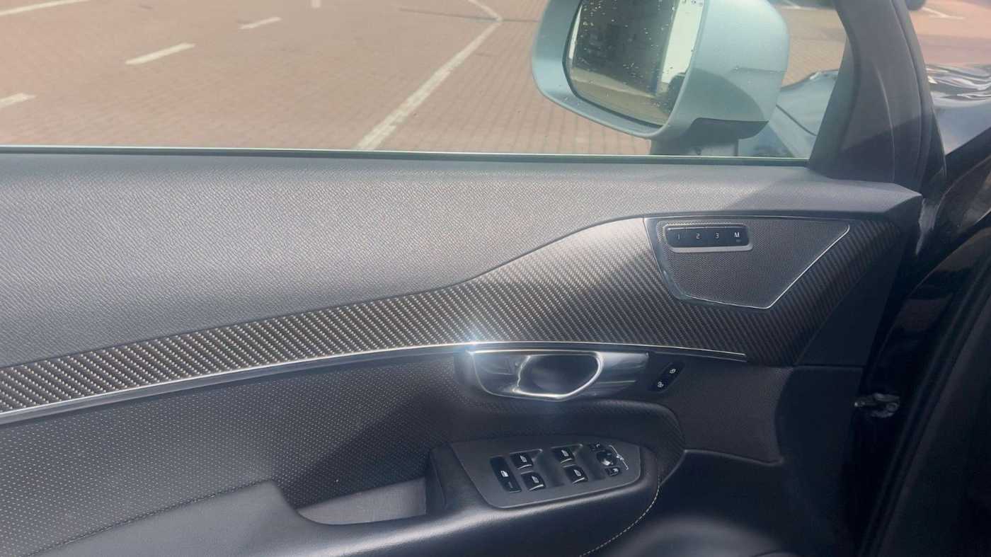 Volvo  D5 R-Design*LED*LUFT*CAM*7Si*