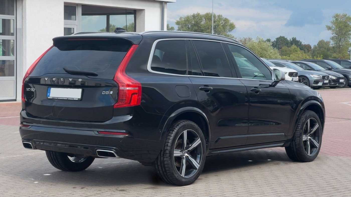 Volvo  D5 R-Design*LED*LUFT*CAM*7Si*
