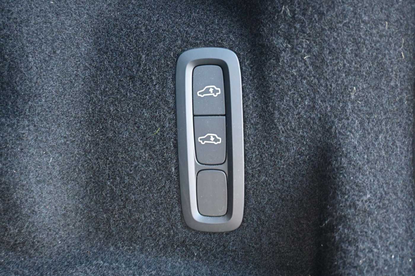 Volvo  R Design PHEV MAPS*Luft*B&W*STHZG*HUD*