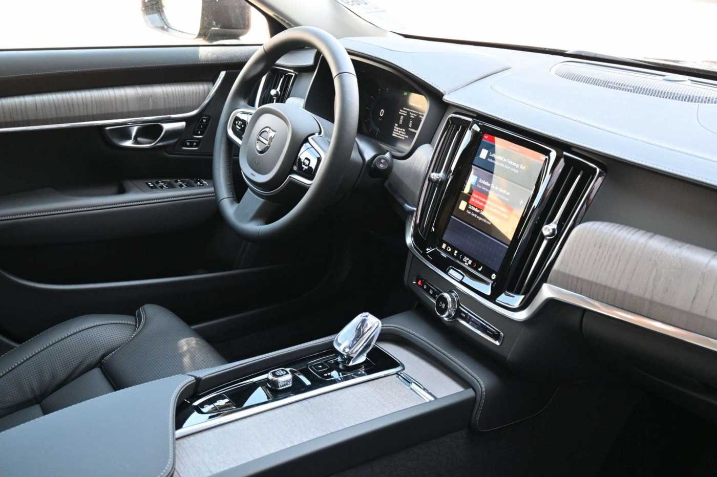 Volvo  V90 B4 D AWD Cross Country Plus*Pano*STHZG*AHK