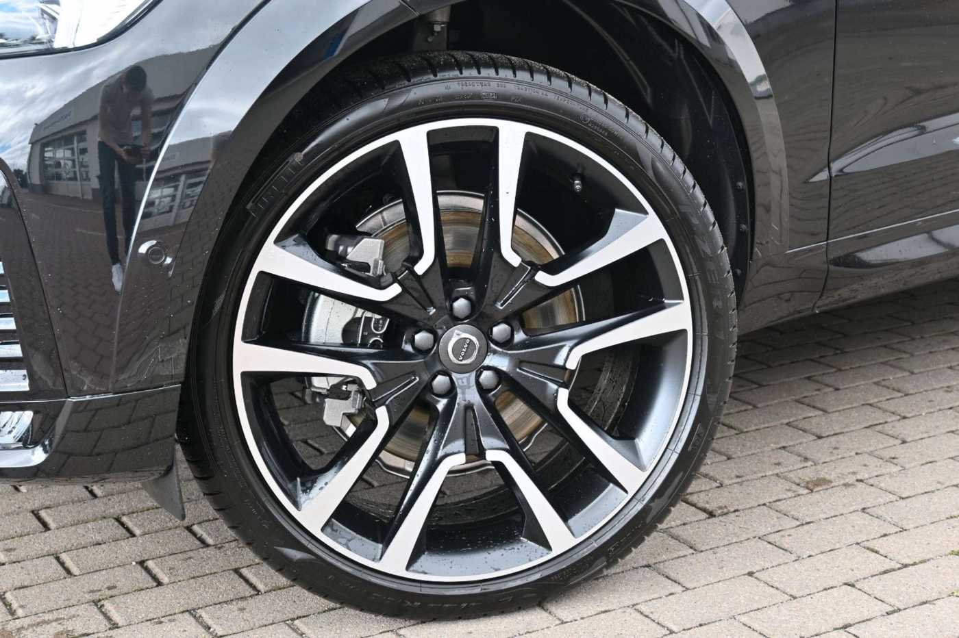 Volvo  B4 D AWD Ultimate Dark*STDHZG*360°*LUFT*ACC
