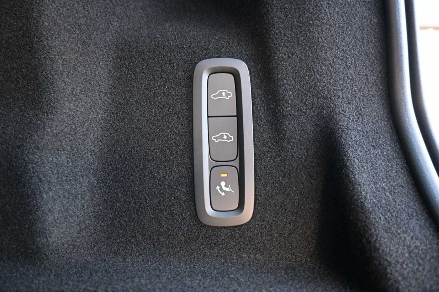 Volvo  B4 D AWD Ultimate Dark*STDHZG*360°*LUFT*ACC