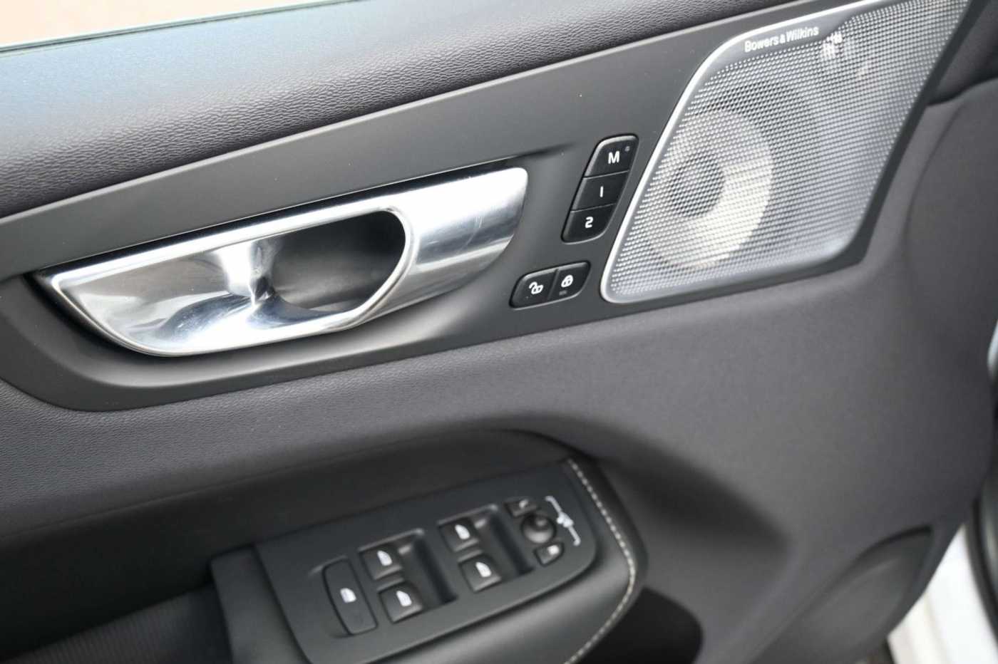 Volvo  T8 R Design PHEV MAPS*Luft*B&W*STHZG*HUD*