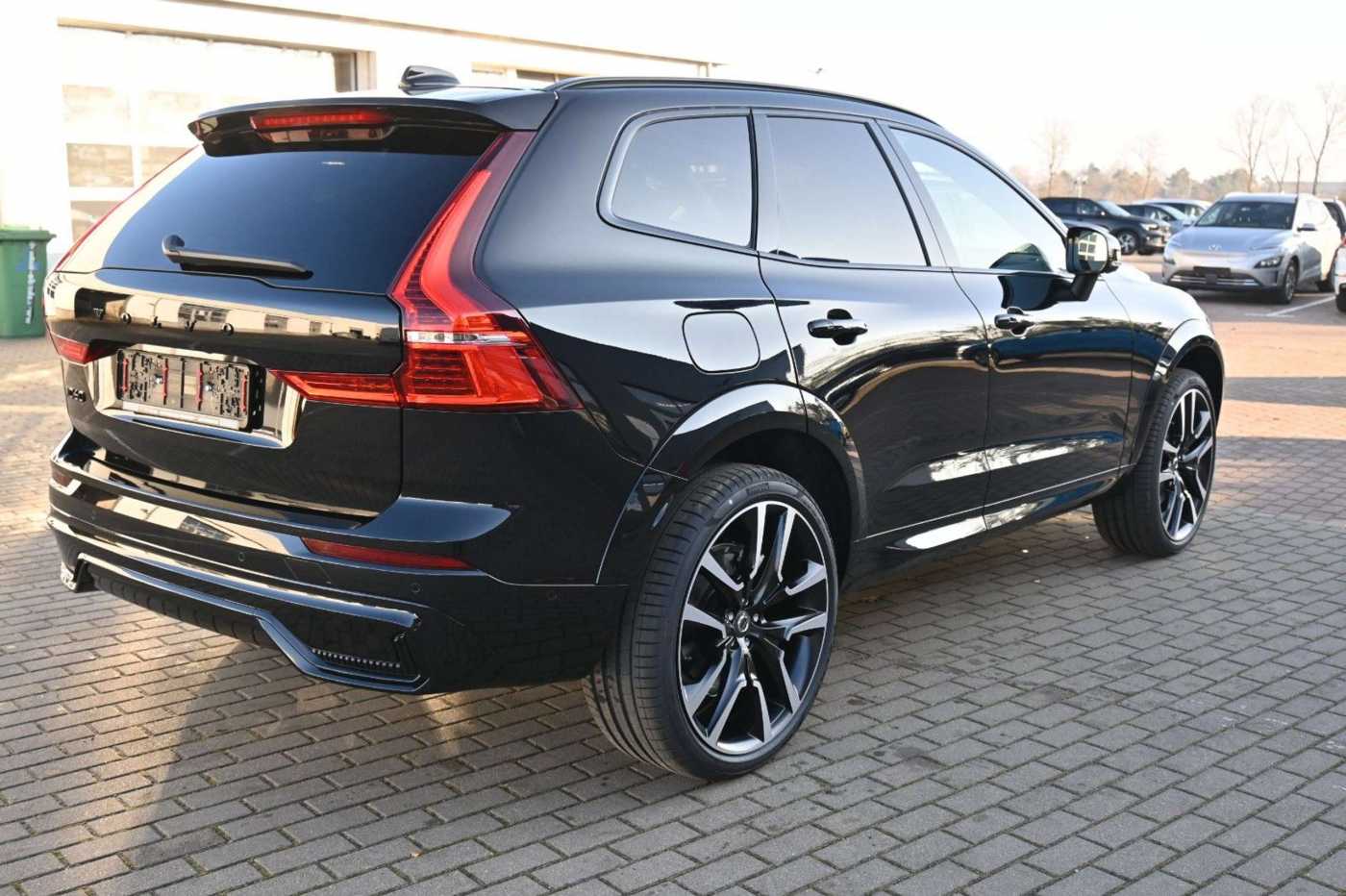 Volvo  B5 AWD Ultra Dark*LUFT*360°*ACC*AHK