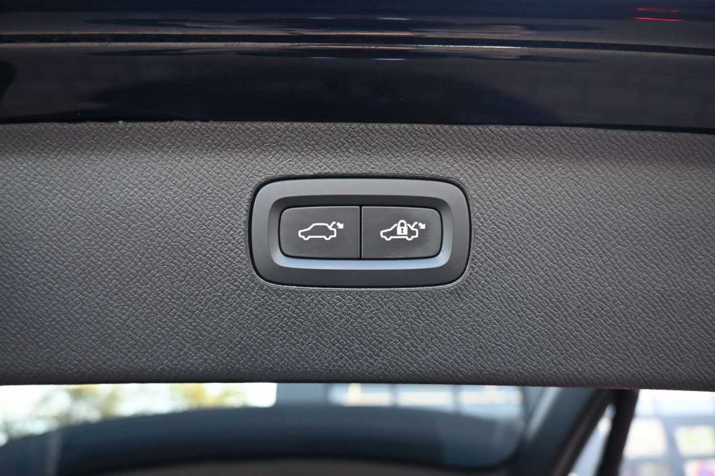 Volvo  T8 AWD RC Ultra Dark*LUFT*360°*ACC*AHK