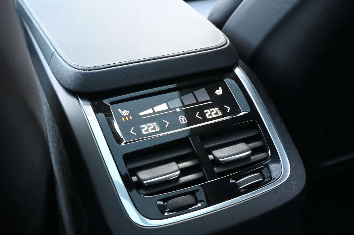 Volvo  T8 AWD RC Ultra Dark*LUFT*360°*ACC*AHK