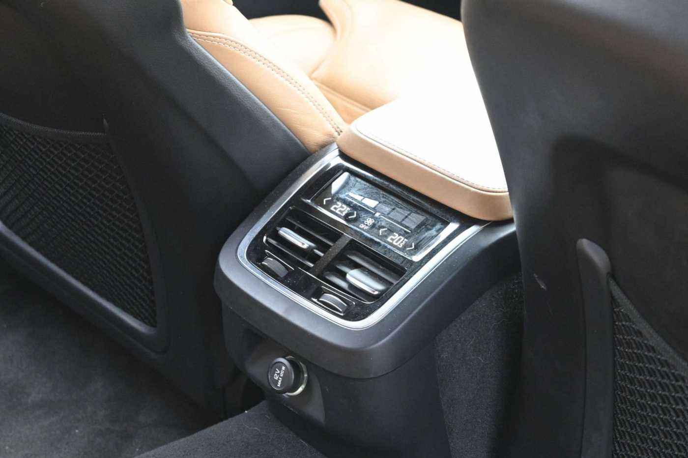 Volvo  D5 Inscrip* AWD*360°*MASS*LUFT*NAV*MIETKAUF