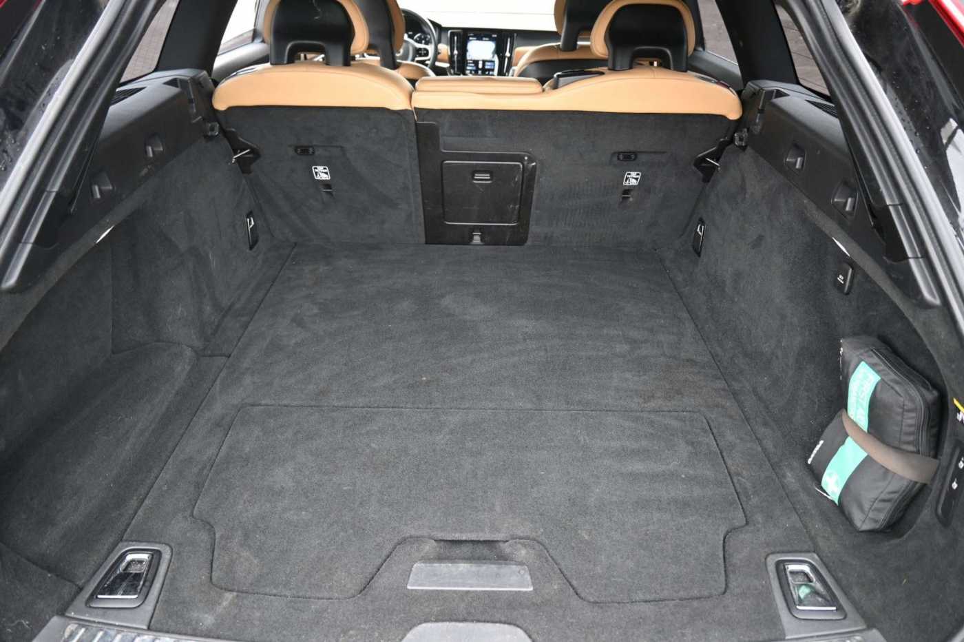 Volvo  D5 Inscrip* AWD*360°*MASS*LUFT*NAV*MIETKAUF