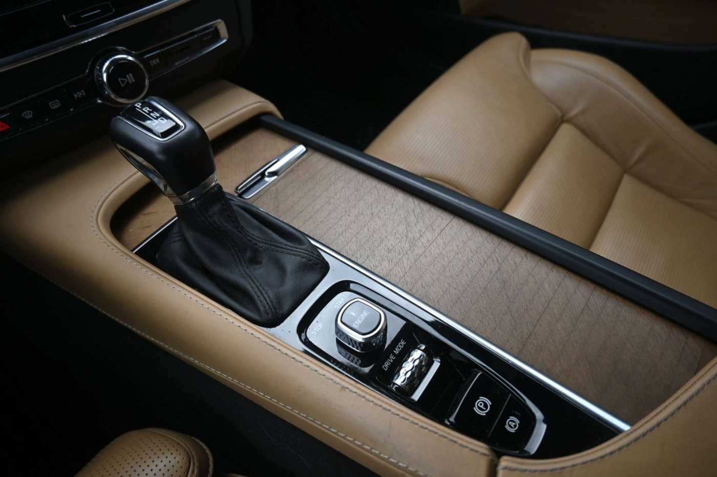 Volvo  D5 Inscrip* AWD*360°*MASS*LUFT*NAV*MIETKAUF