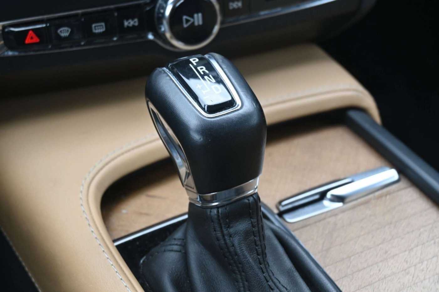 Volvo  D5 Inscrip* AWD*360°*MASS*LUFT*NAV*MIETKAUF