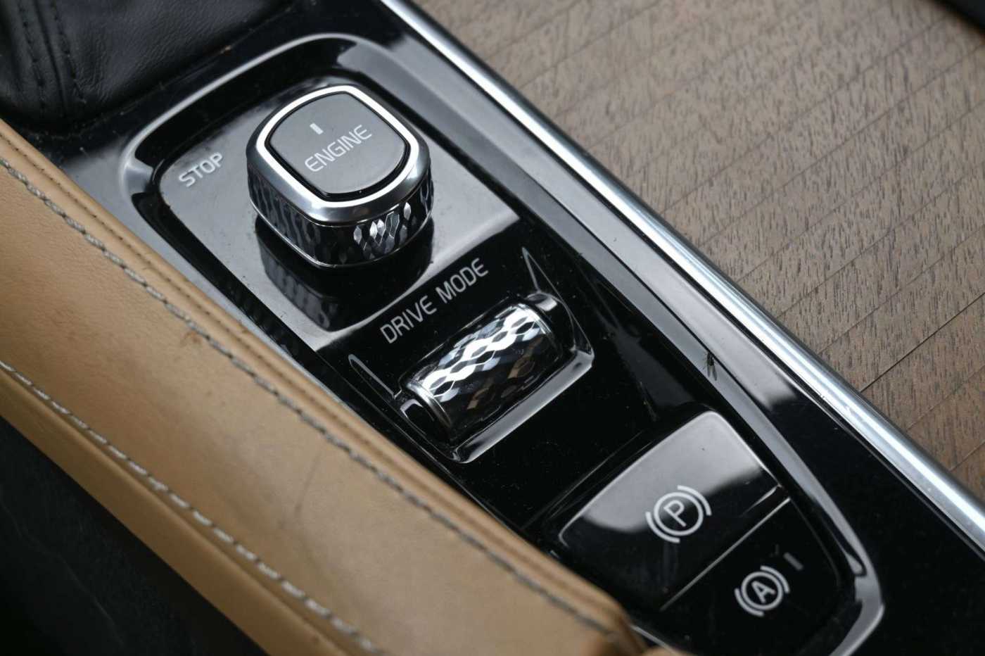 Volvo  D5 Inscrip* AWD*360°*MASS*LUFT*NAV*MIETKAUF