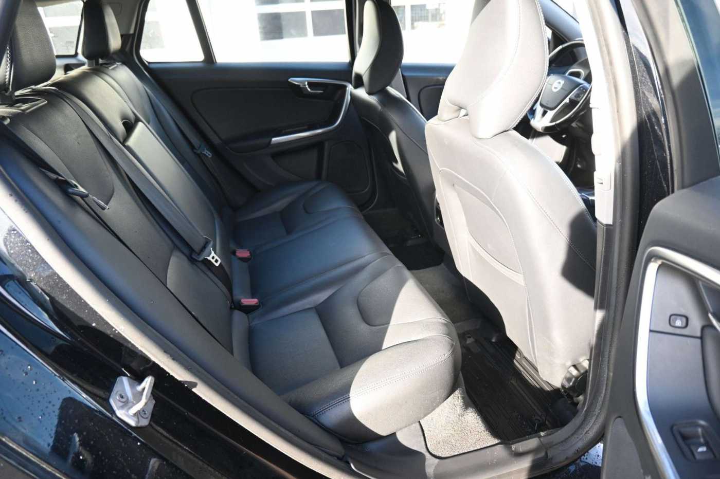 Volvo  Kombi D6 Summum AWD*NAV*LED*TEMPO*