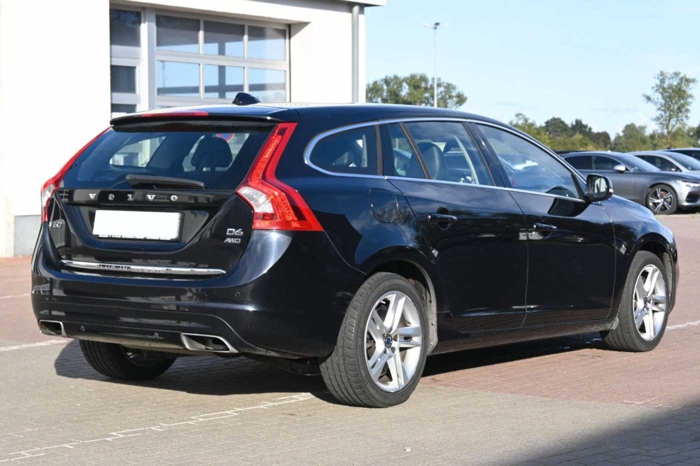 Volvo  Kombi D6 Summum AWD*NAV*LED*TEMPO*