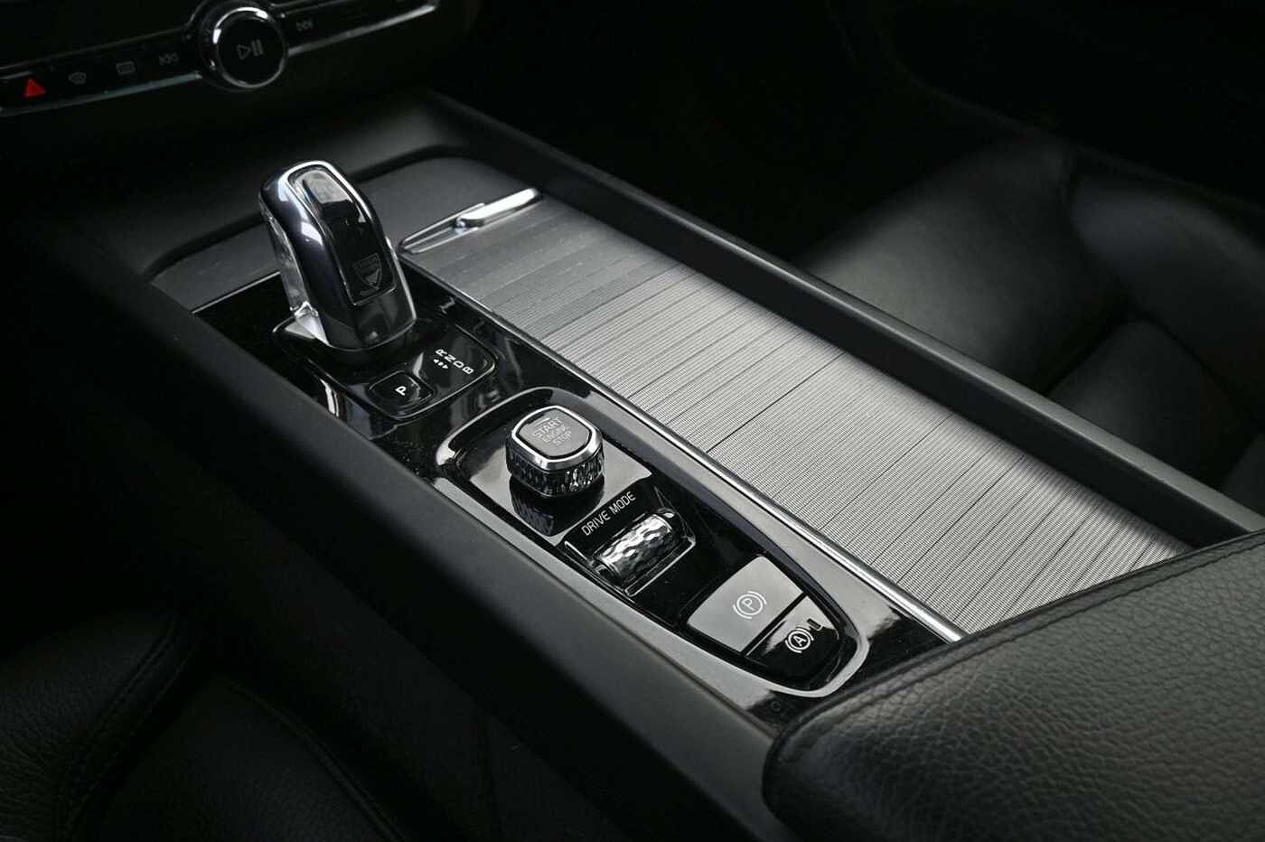 Volvo T8 RC AWD Inscription*PANO*RFK*BLIS*DAB*AHK