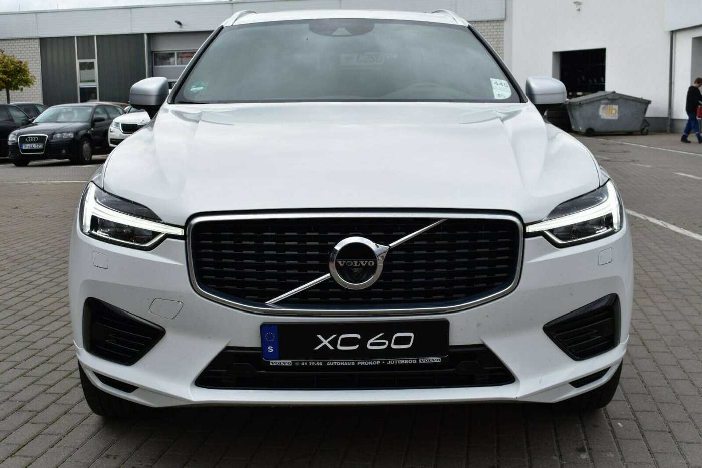 Volvo  T8 Twin Engine R-Design*360°*LUFT*AHK