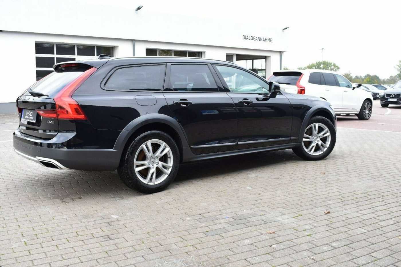 Volvo  V90 CC D4 AWD*STHZ*MIetkauf möglich