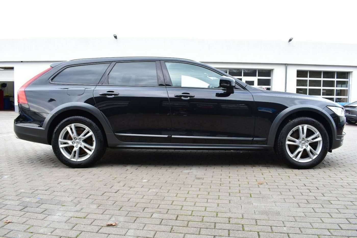 Volvo  V90 CC D4 AWD*STHZ*MIetkauf möglich