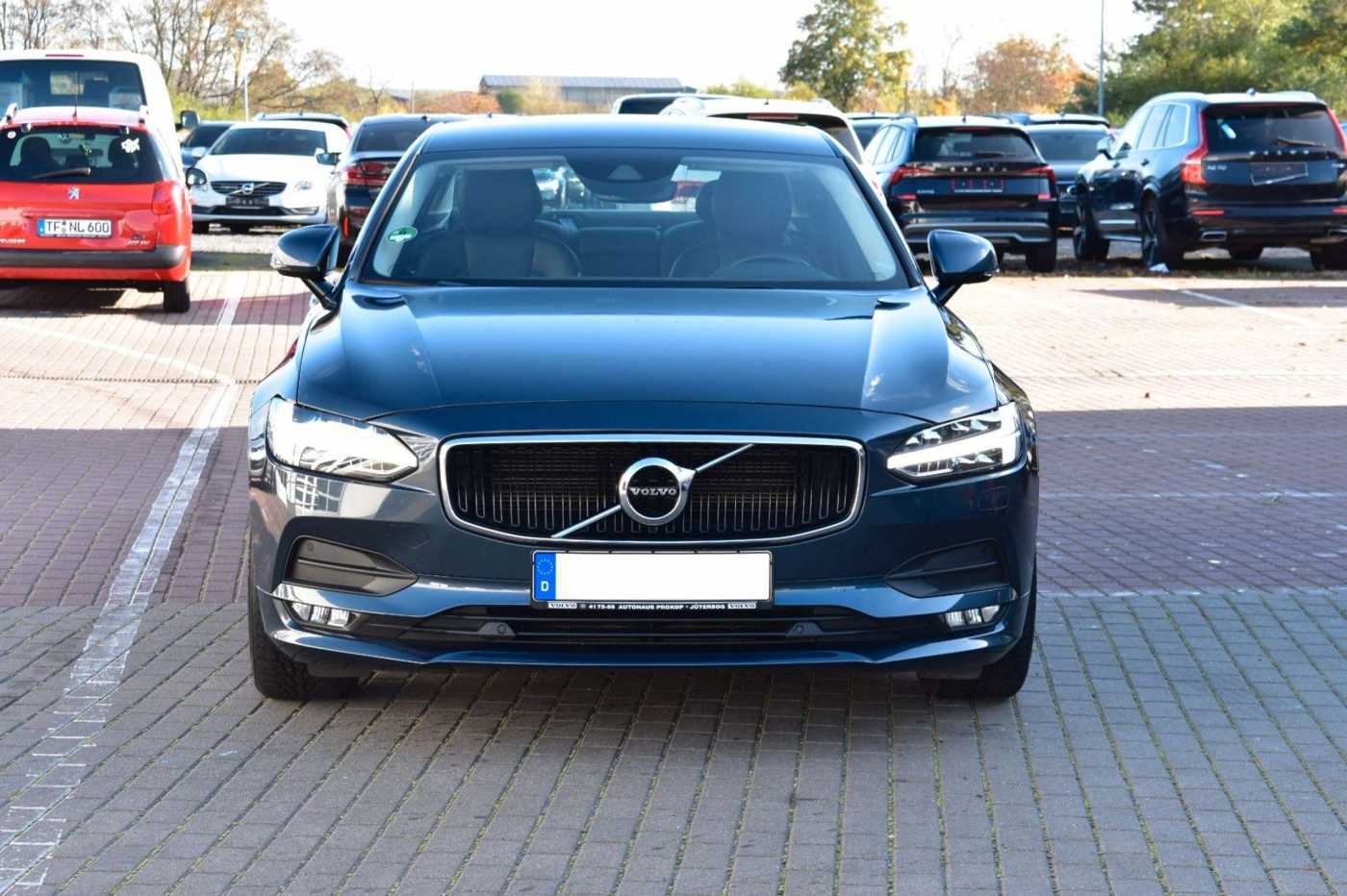 Volvo  D4 Momentum Pro*AT*LED*Mietkauf möglich