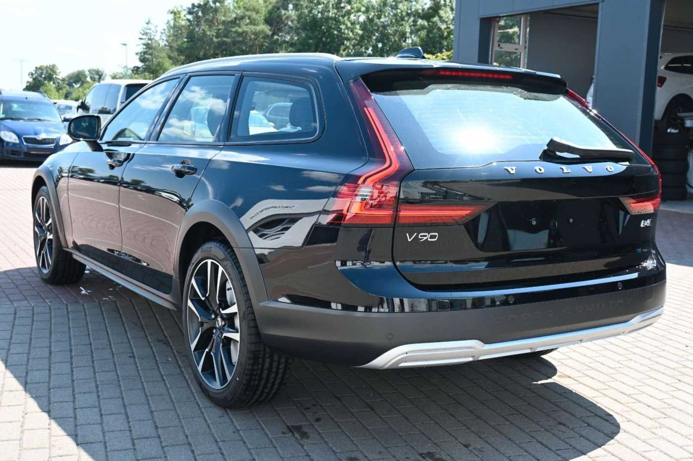 Volvo  V90 B4 D AWD Cross Country Plus*Pano*STDHZG*ACC