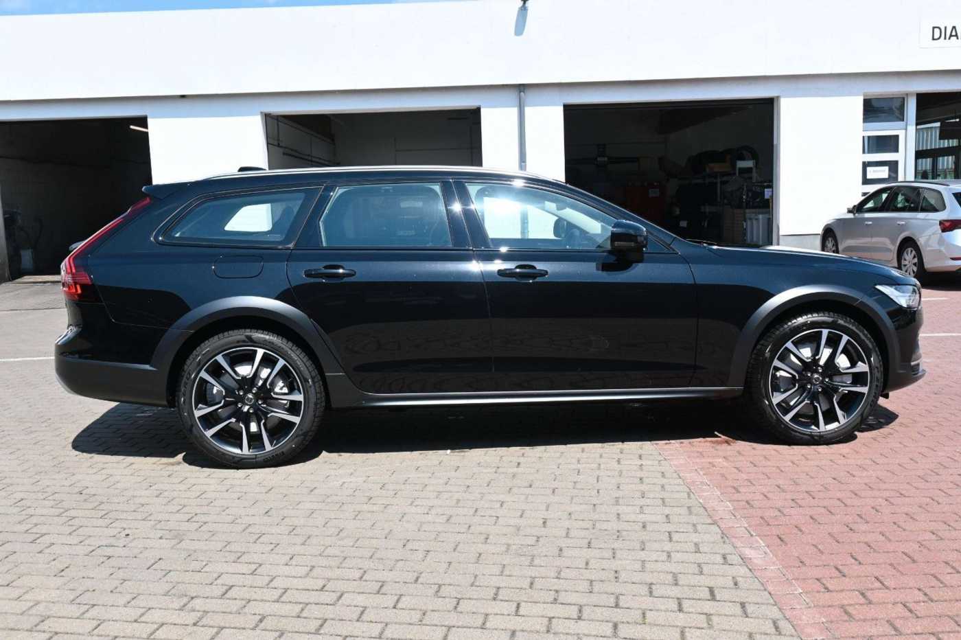 Volvo  V90 B4 D AWD Cross Country Plus*Pano*STDHZG*ACC