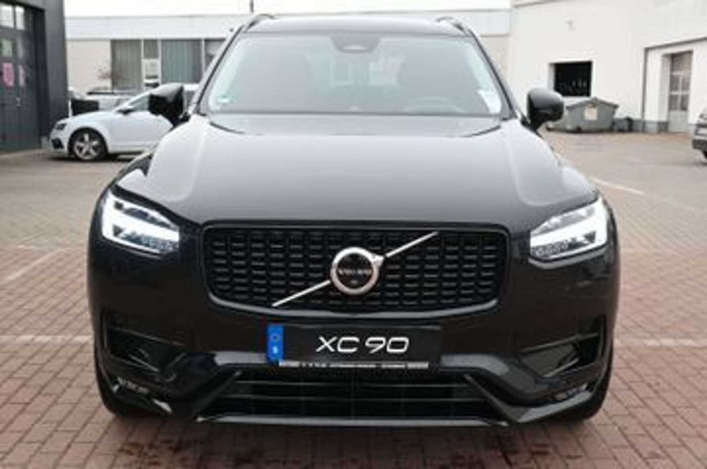 Volvo  Ultimate Dark*B&W*HuD*LUFT*22'*360°PANO*AHK