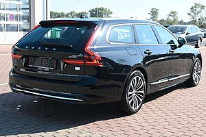 Volvo  T6 AWD Recharge Core Bright