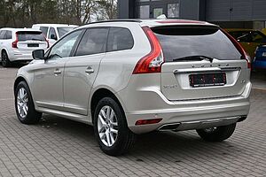 Volvo  D4 Momentum*BLIS*STHZ*PANO*BiXenon*CAM*DAB