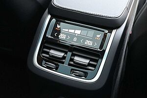 Volvo  T8 Recharge AWD Ultra Dark*PANO*B&W*STHZ*QI