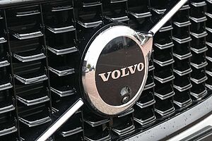 Volvo  B4 D Autom. Plus Dark*STDHZG*360°*H&K*ACC