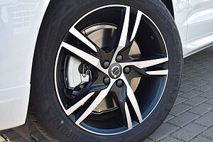 Volvo  B4 D AWD Autom.  R-Design*STDHZG*360°*AHK