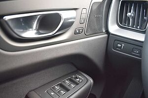 Volvo  B4 D AWD Autom.  R-Design*STDHZG*360°*AHK