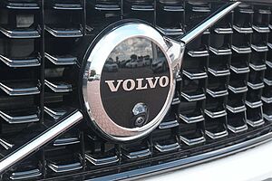 Volvo  B4 DKG Plus Dark*H&K*FSHZG*360°*ACC*AHK
