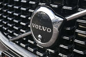 Volvo  B4 D AWD Plus Dark*FSHZG*360°*H&K*ACC