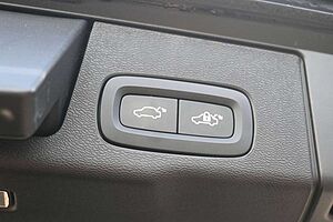 Volvo  B4 D AWD Plus Dark*FSHZG*360°*H&K*ACC