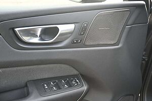 Volvo  B4 D AWD Plus Dark*FSHZG*360°*H&K*ACC