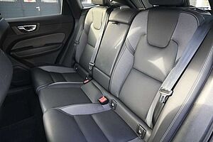 Volvo  B4 D AWD Plus Dark*FSHZG*360°*H&K*ACC