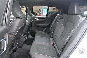 Volvo  B4 DKG Ultimate Dark*STDHZG*PANO*360°*ACC