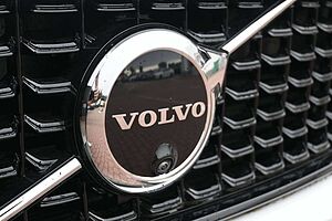 Volvo  B4 DKG Ultimate Dark*STDHZG*PANO*360°*ACC