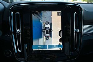 Volvo  B4 DKG Ultra Dark*FSHZG*PANO*360°*ACC*AHK