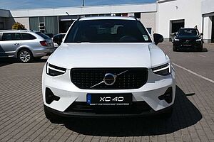 Volvo  B4 DKG Ultra Dark*FSHZG*PANO*360°*ACC*AHK