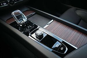 Volvo  B4 D AWD Ultimate Dark*STDHZG*360°*LUFT*ACC